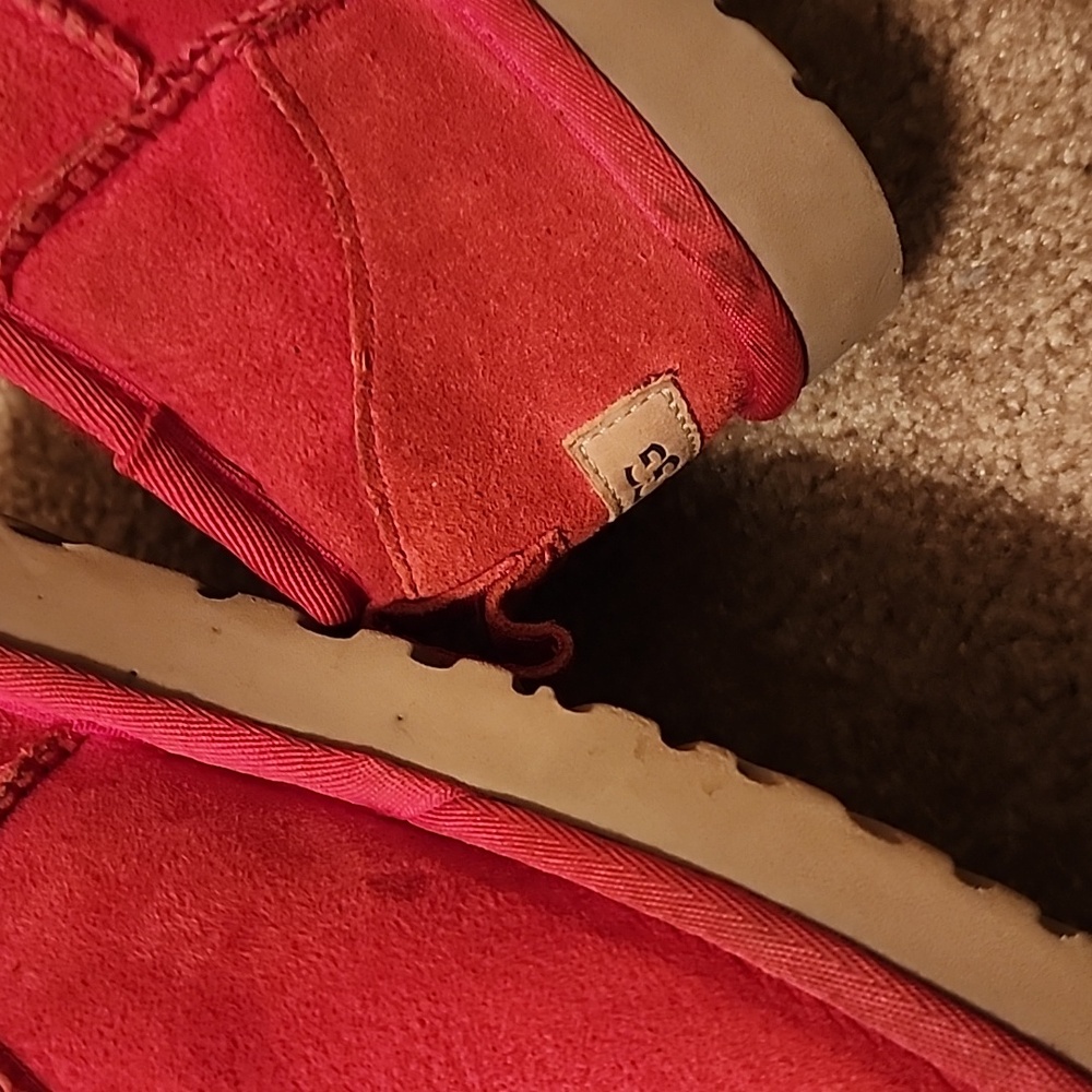 UGG Classic Ultra Mini Boots - Picture 16 of 16